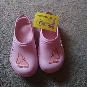 Kids sloggers size 9/10 nwt